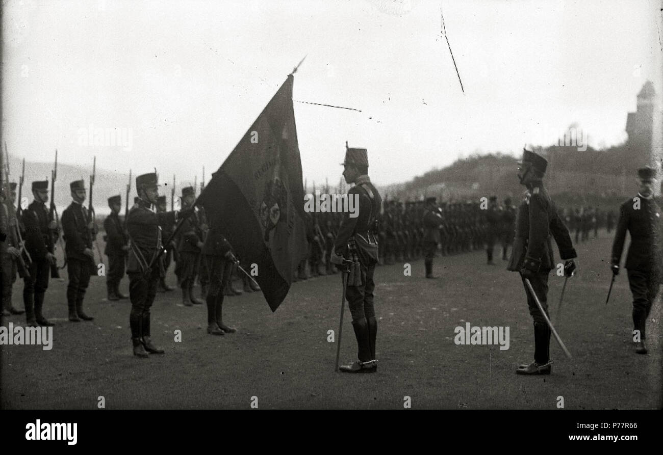 Maniobras hi-res stock photography and images - Page 2 - Alamy, image size:1300x893