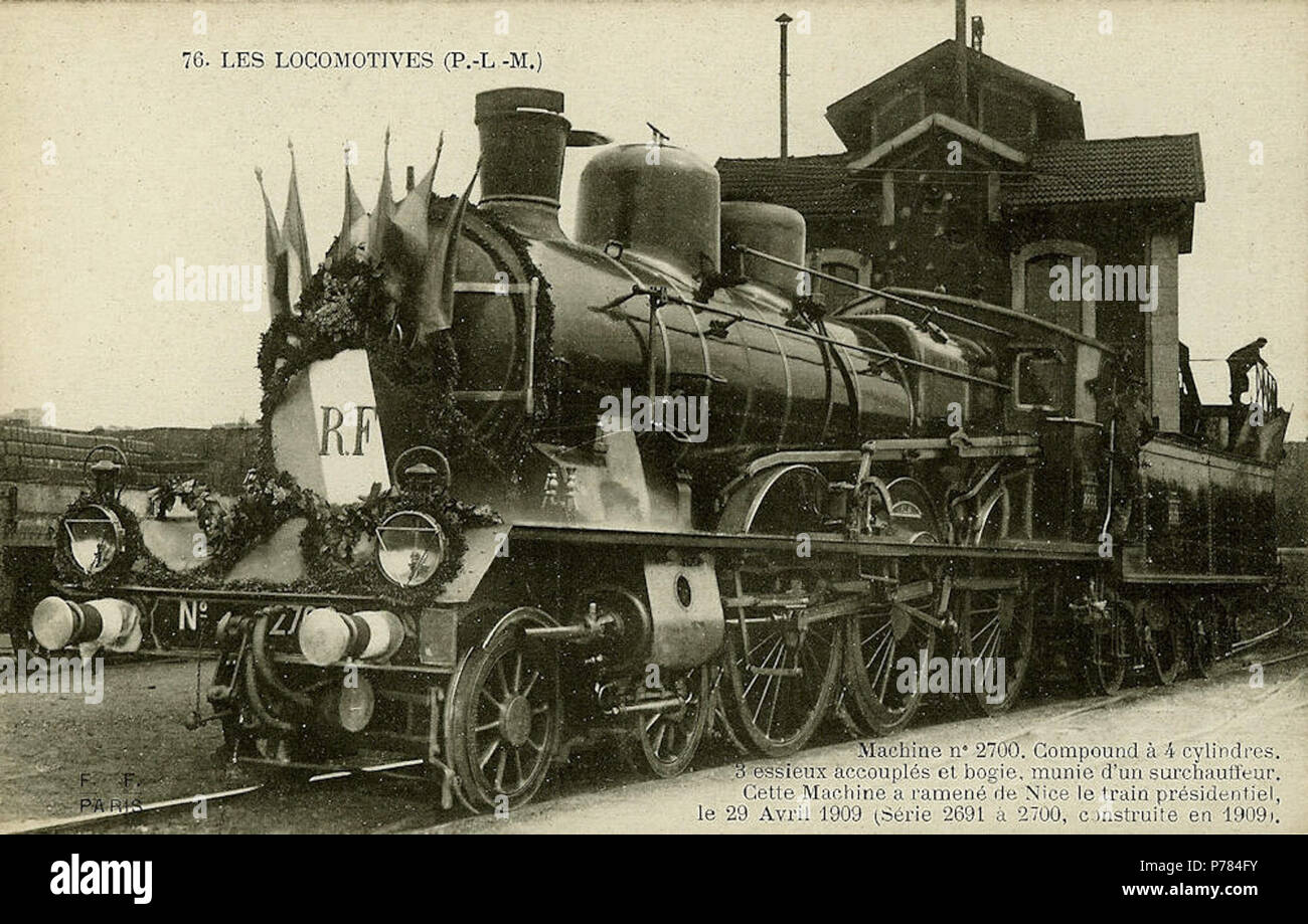 English: Presidential train leaded by PLM 4-6-0 2700, in 1909. Français : Locomotive compound PLM 230 2700 en tête d'un train présidentiel, en 1909. 3 October 2012 52 PLM 230 2691-2700 Stock Photo