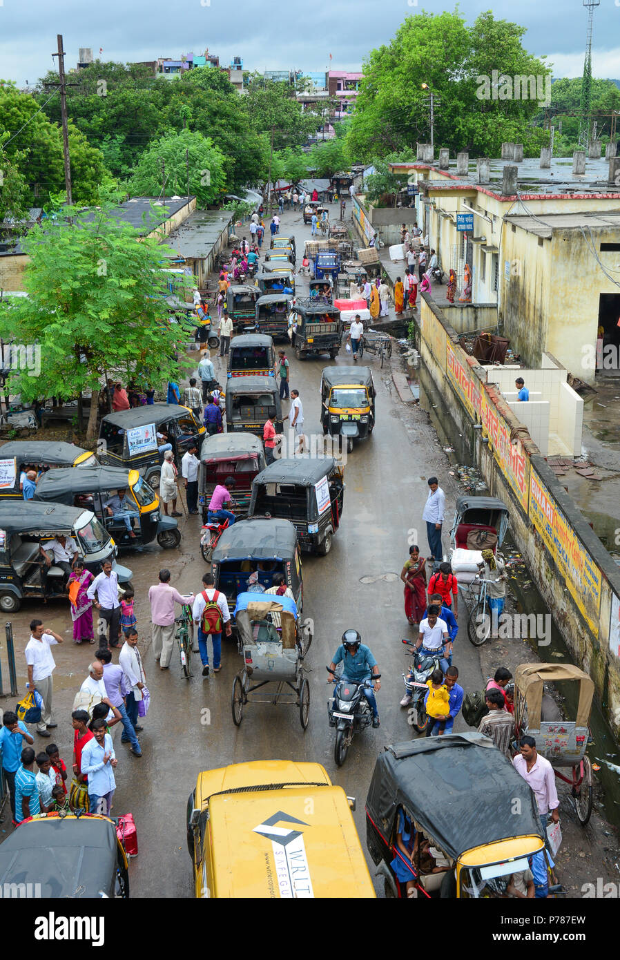 Gaya India Jul 10 15 Traffic Jam In Gaya India Gaya Is A Holy City Beside The Falgu River In The Northeast State Of Bihar Stock Photo Alamy