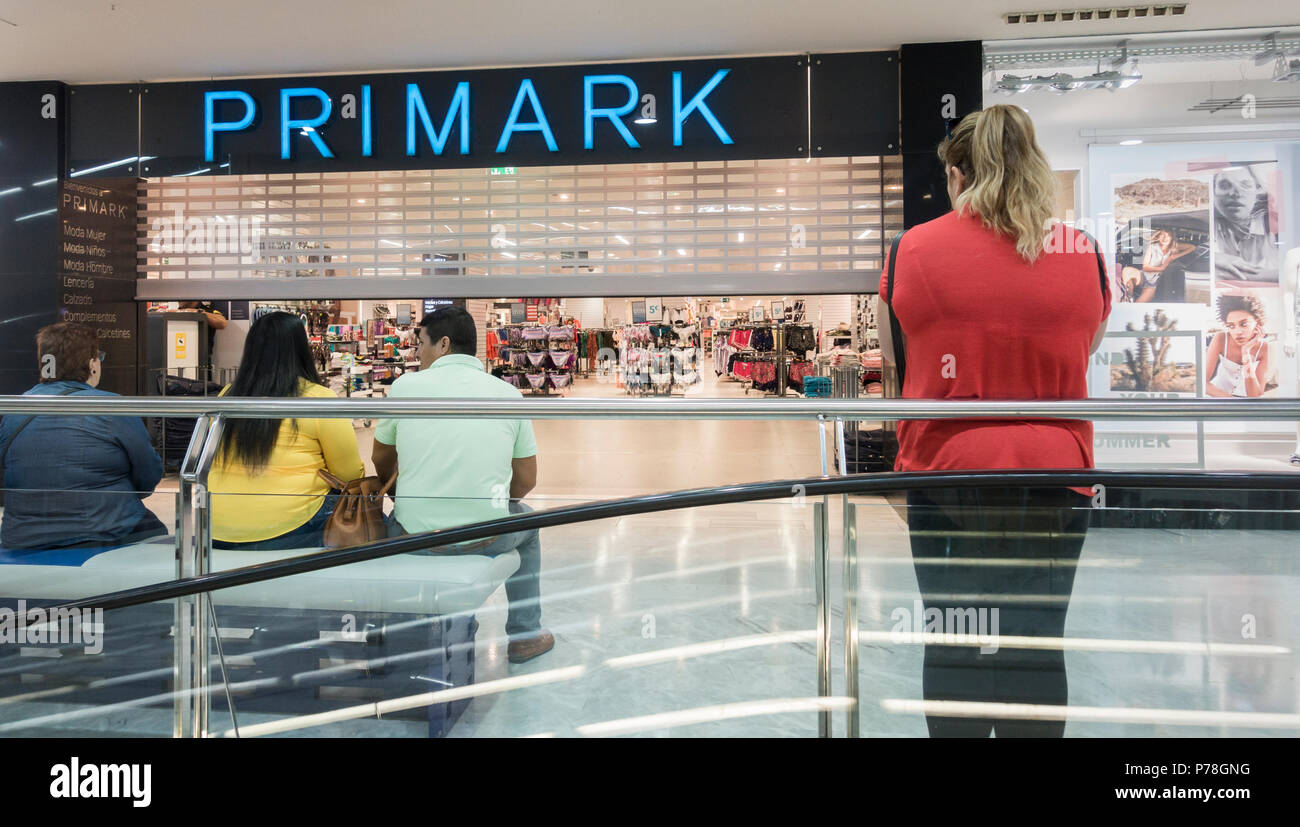 People waiting for Primark store to open Stock Photo - Alamy