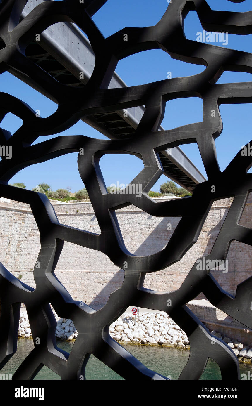 Mucem Ramp Latticework shell of black fibre reinforced concrete hi-res stock ...