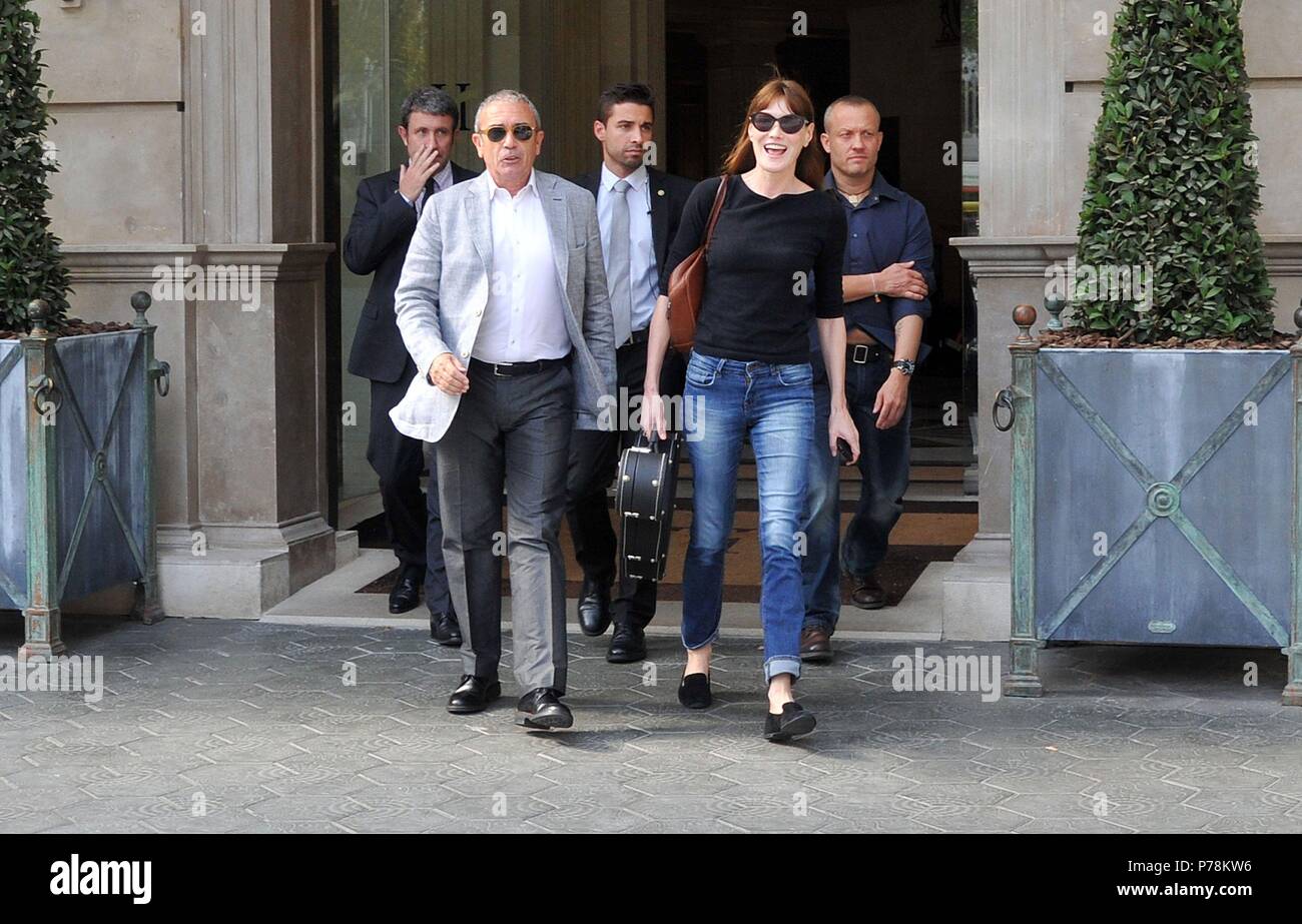 Carla bruni and nicolas sarkozy hi-res stock photography and images - Alamy