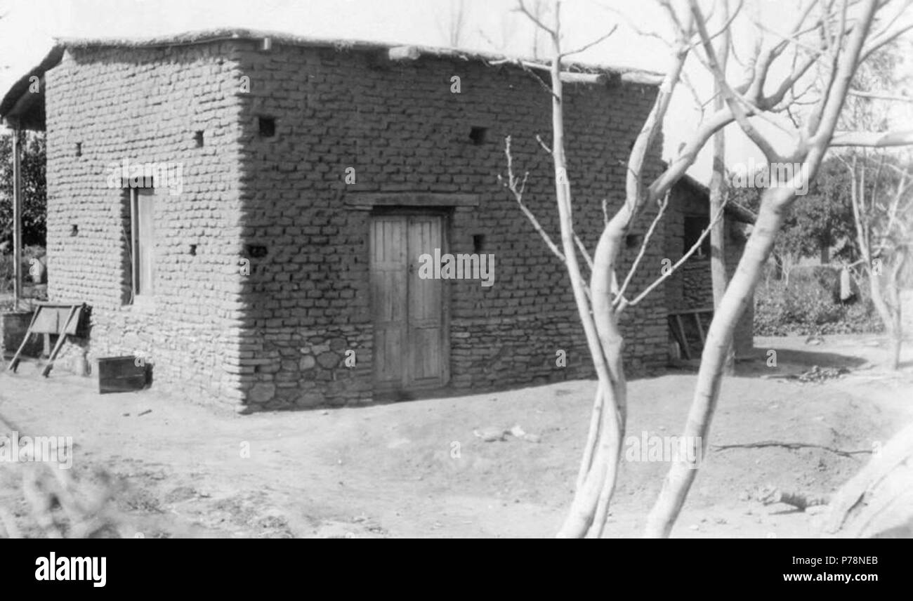 4 Catamarca - Rancho característico de adobe en 1932 Stock Photo