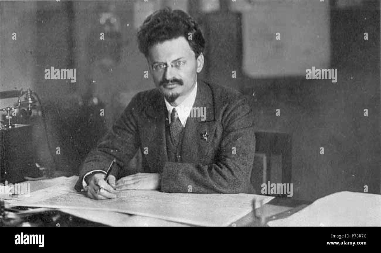 English: Leon Trotsky at his desk. 1918 3 Leon Trotsky at his desk Stock Photo