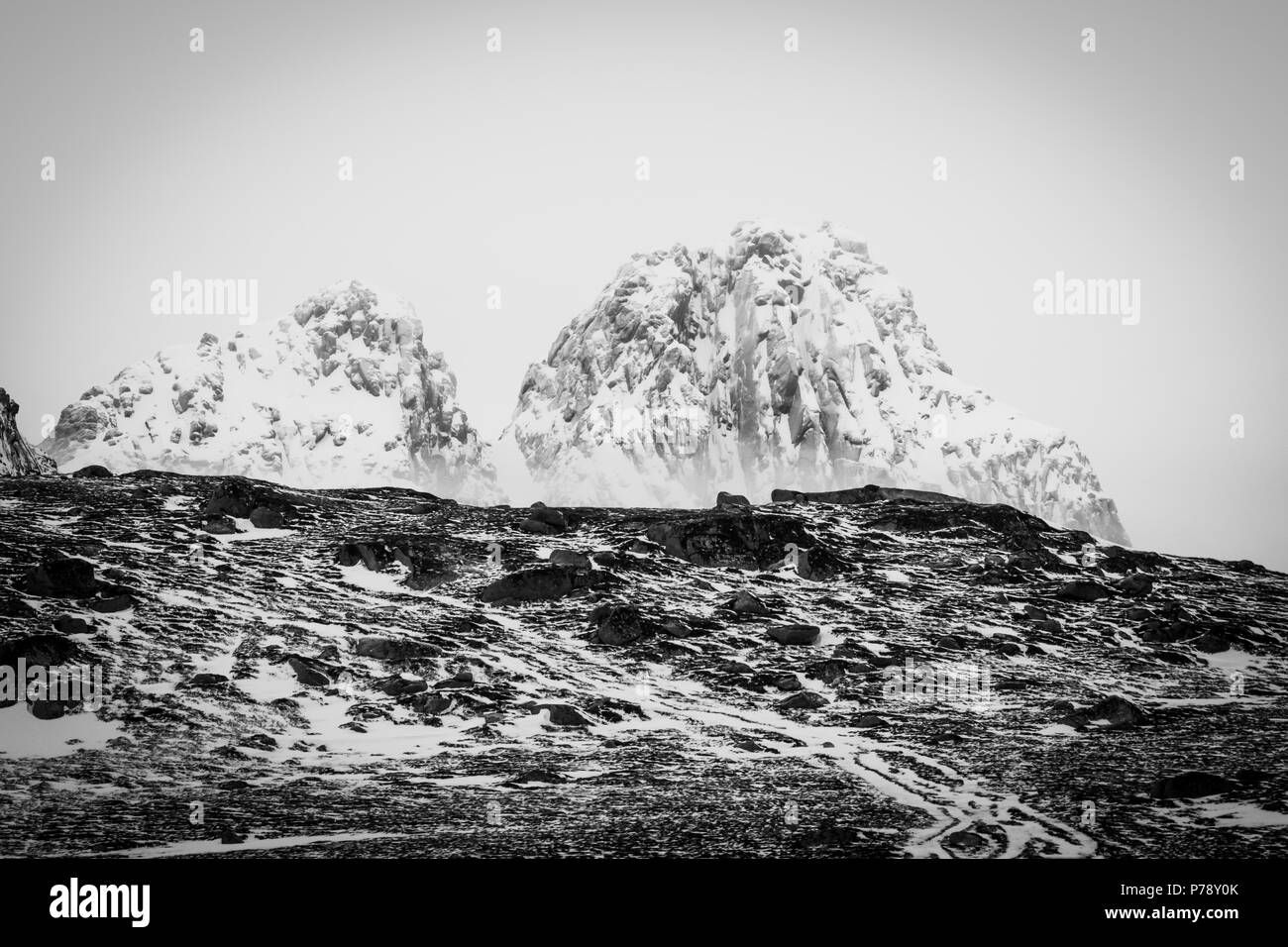 Winter road mountain sunny Black and White Stock Photos & Images - Alamy