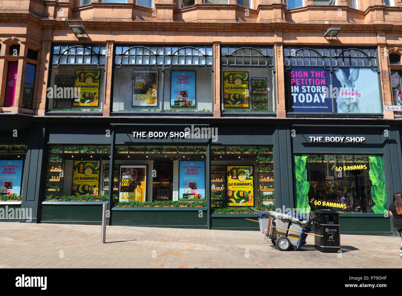 Leeds body shop hires stock photography and images Alamy