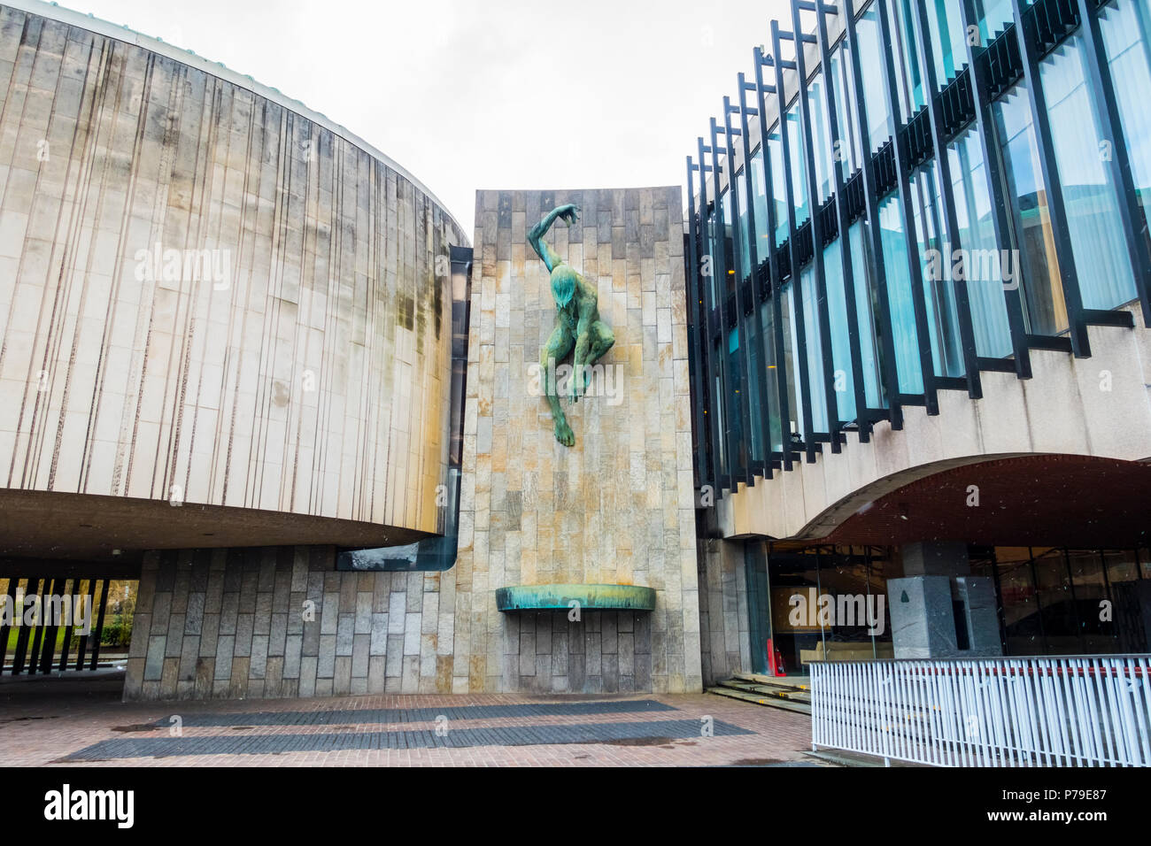 Newcastle upon Tyne Civic Centre designed by Kenyon, with River