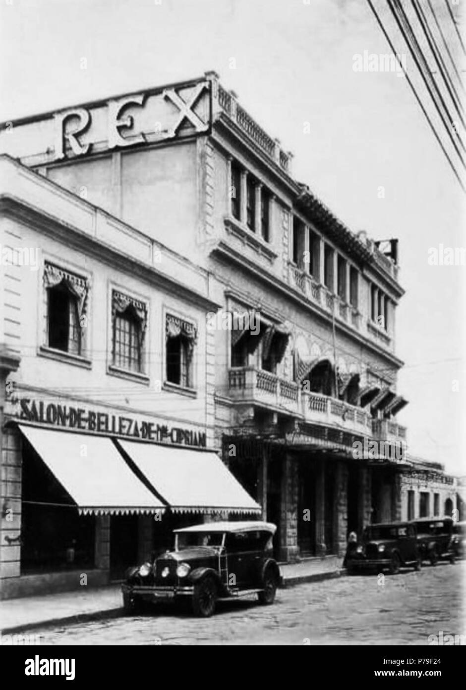 Español: Hotel Rex en la séptima avenida del Centro Histórico de la Ciudad de Guatemala en 1930. 1930 10 HotelRex1930 Stock Photo