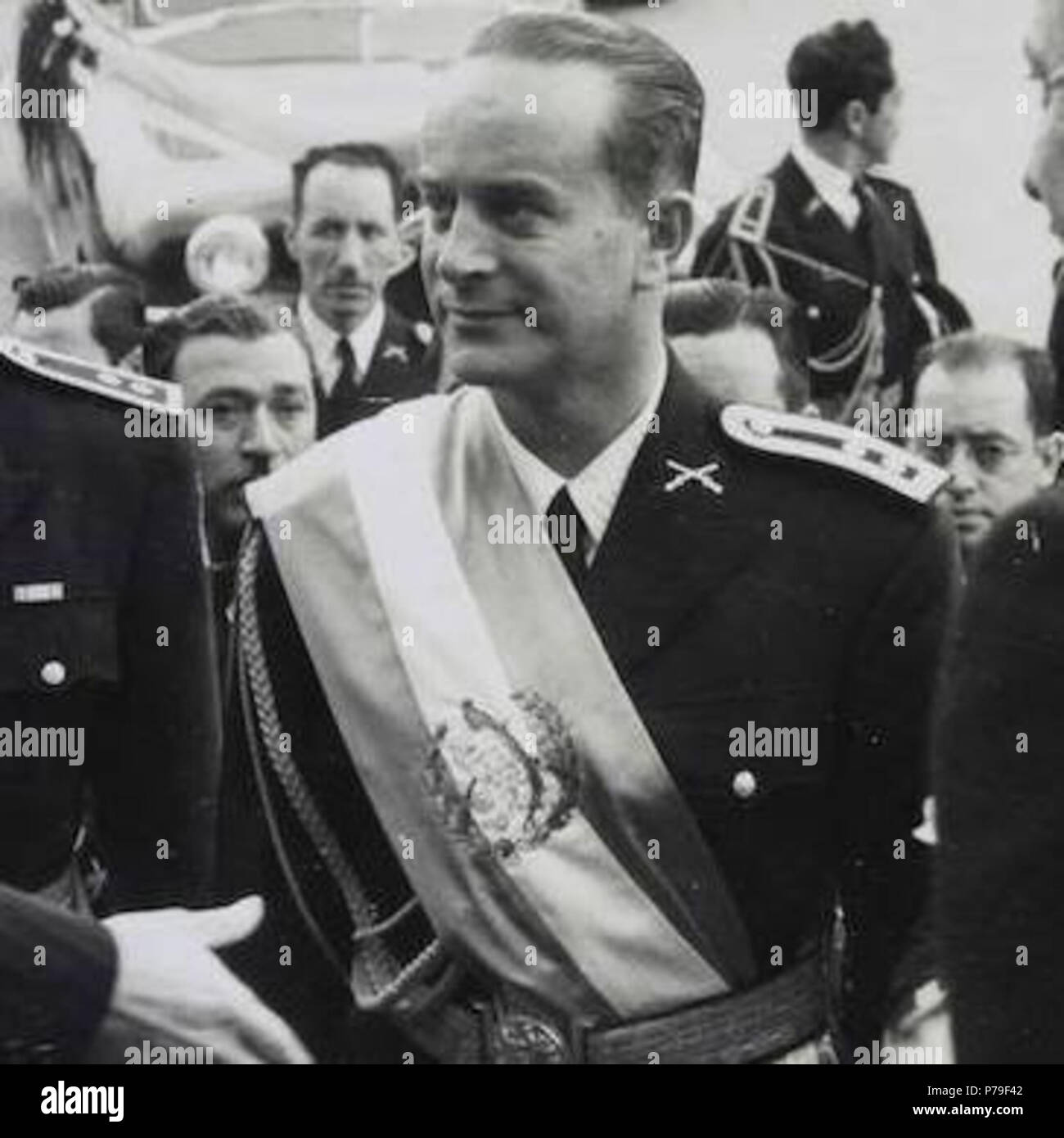 Español: Presidente Jacobo Árbenz Guzmán durante su nombramiento como Comandante de las Fuerzas Armadas. 1951 10 Jacoboarbenz1950 Stock Photo