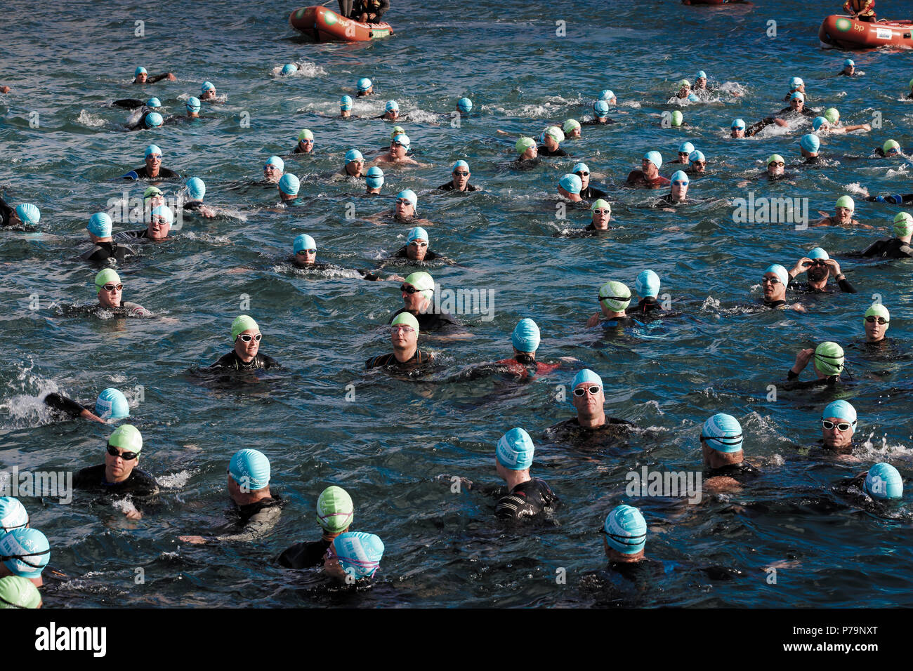 Swimmers competing in ocean race hi-res stock photography and images ...