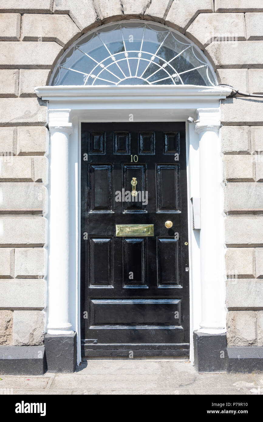 Colourful Georgian doorway, Merrion Square, Dublin, Leinster Province, Republic of Ireland Stock Photo