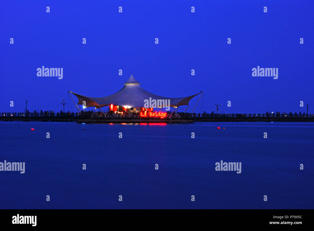 Le bridge ancol hi-res stock photography and images - Alamy