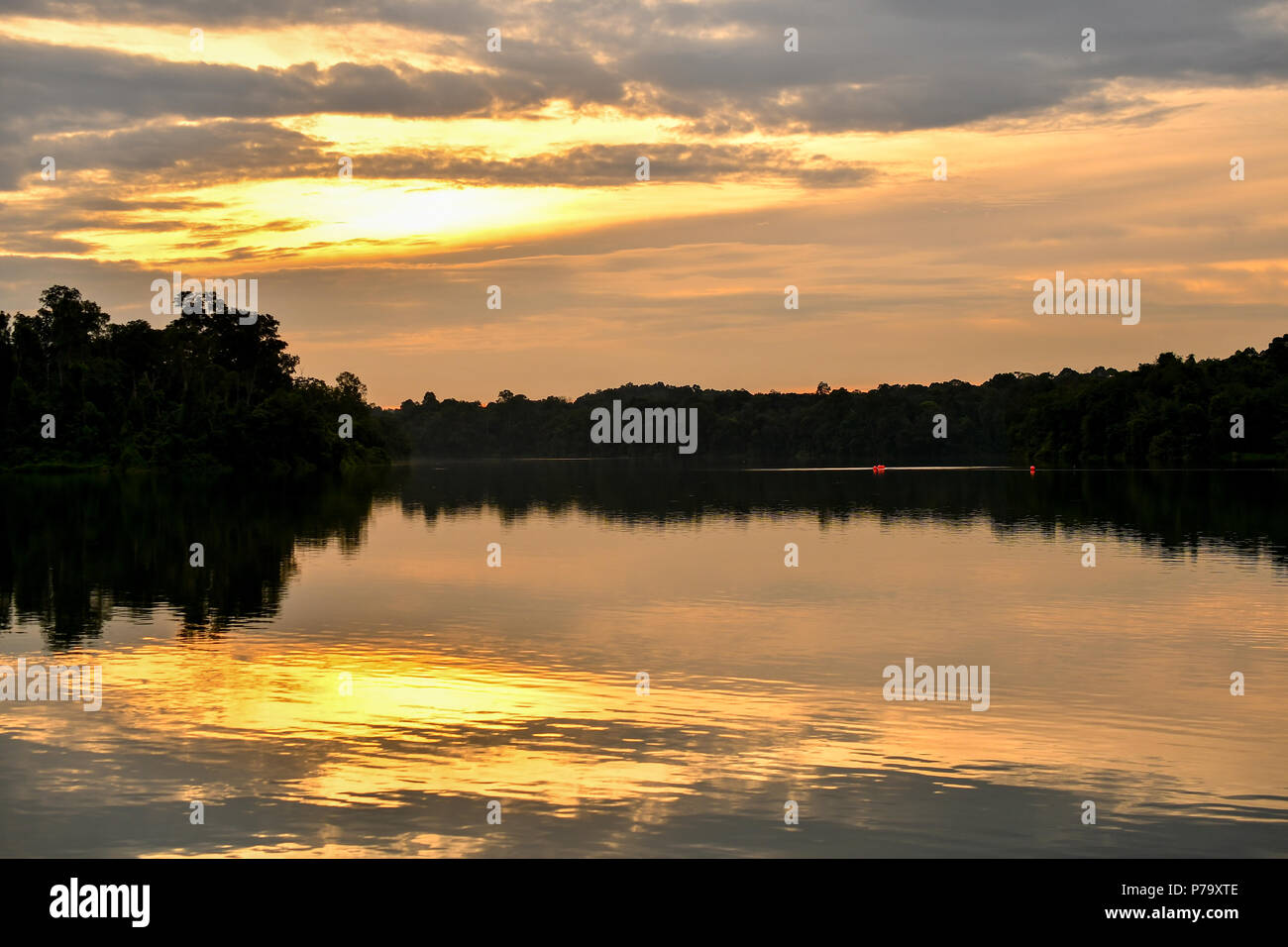 Golden sunset reflection water hi-res stock photography and images - Alamy