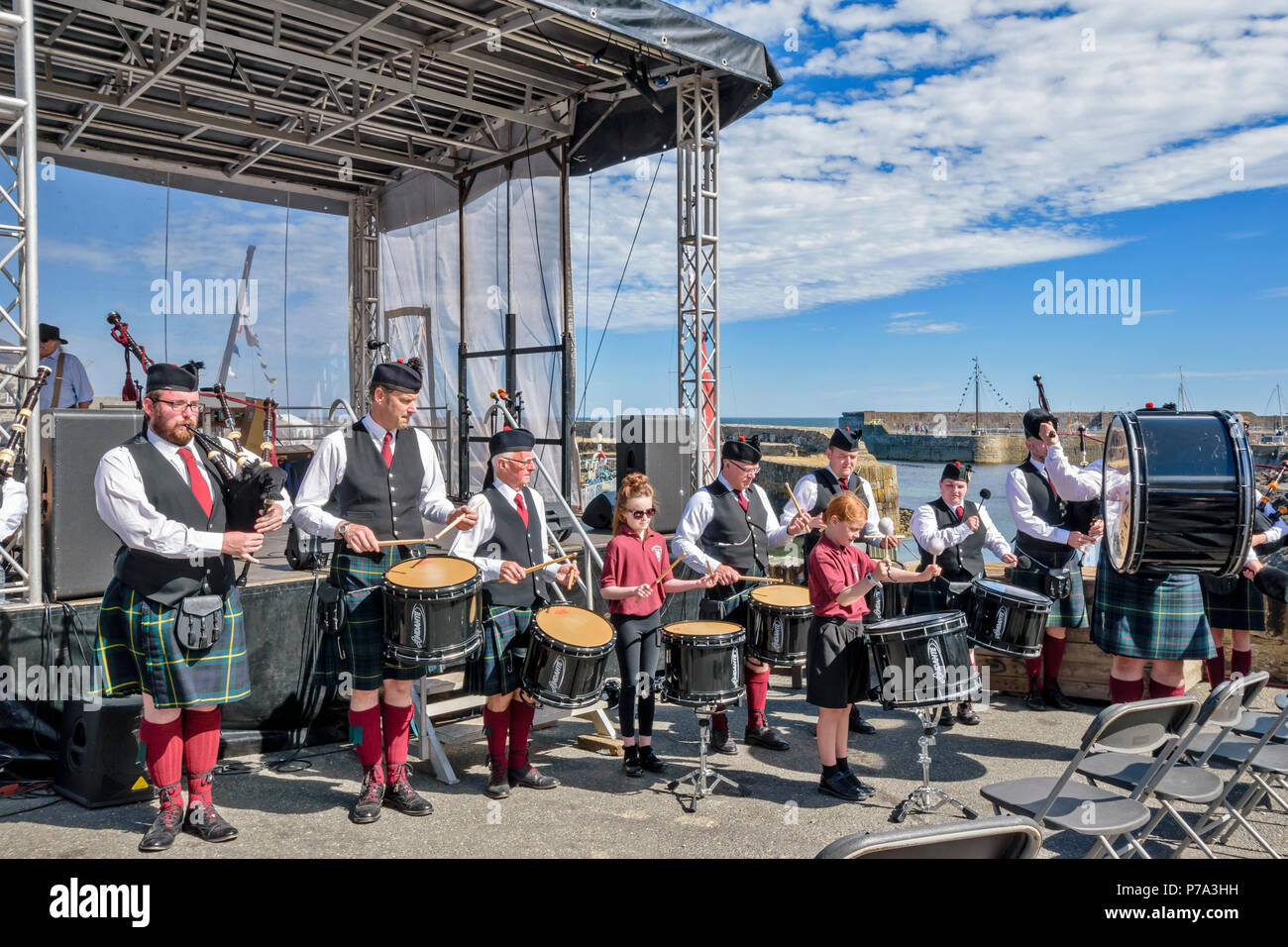 PORTSOY FESTIVAL ABERDEENSHIRE SCOTLAND PORTSOY PIPE AND DRUM BAND NEAR