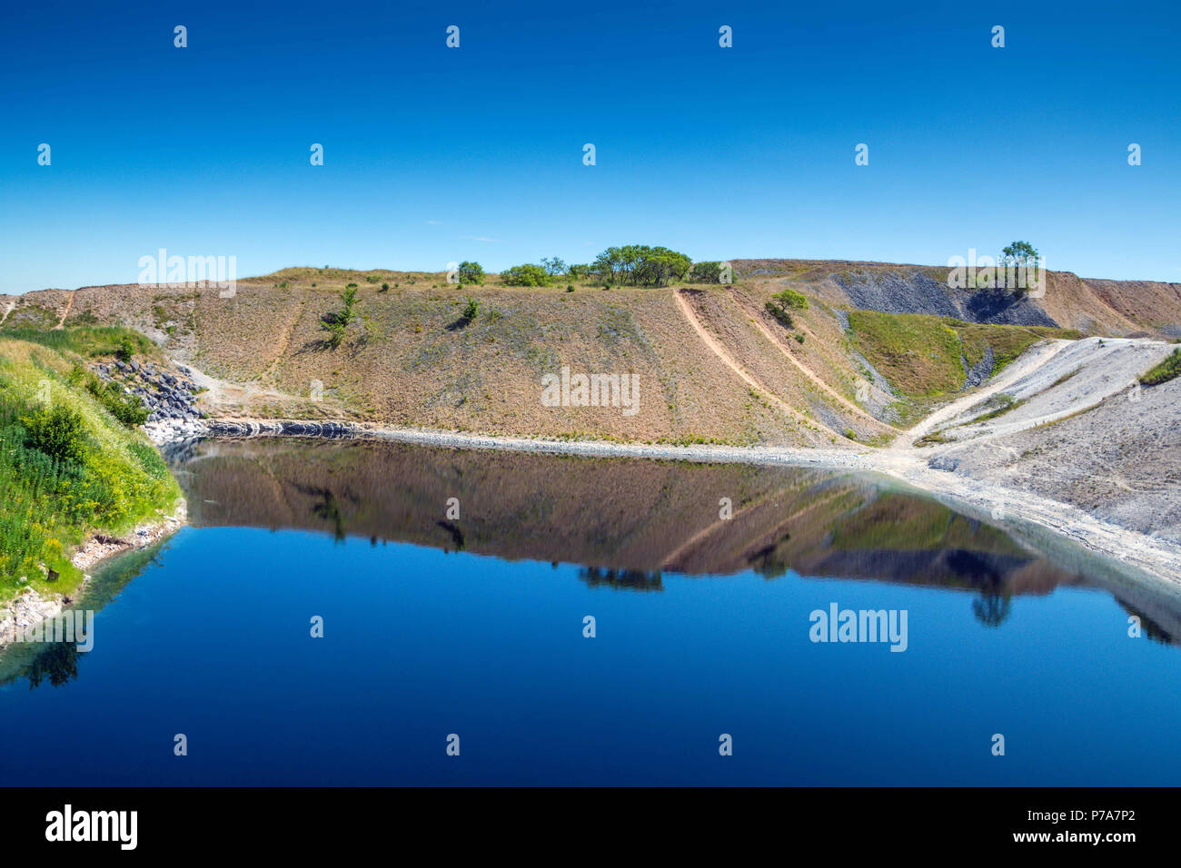 Peak district limestone hires stock photography and images Alamy