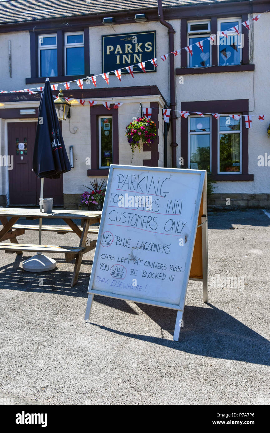 Warning sign outside Parks Inn pub, Harpur Hill, Buxton, Derbyshire Stock Photo