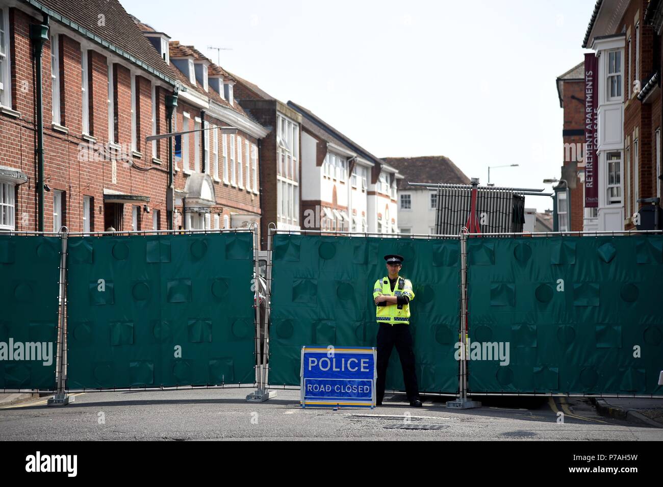 Salisbury, UK. 5th July 2018. Rollestone Street, screened off by police, Salisbury Credit: Finnbarr Webster/Alamy Live News Stock Photo