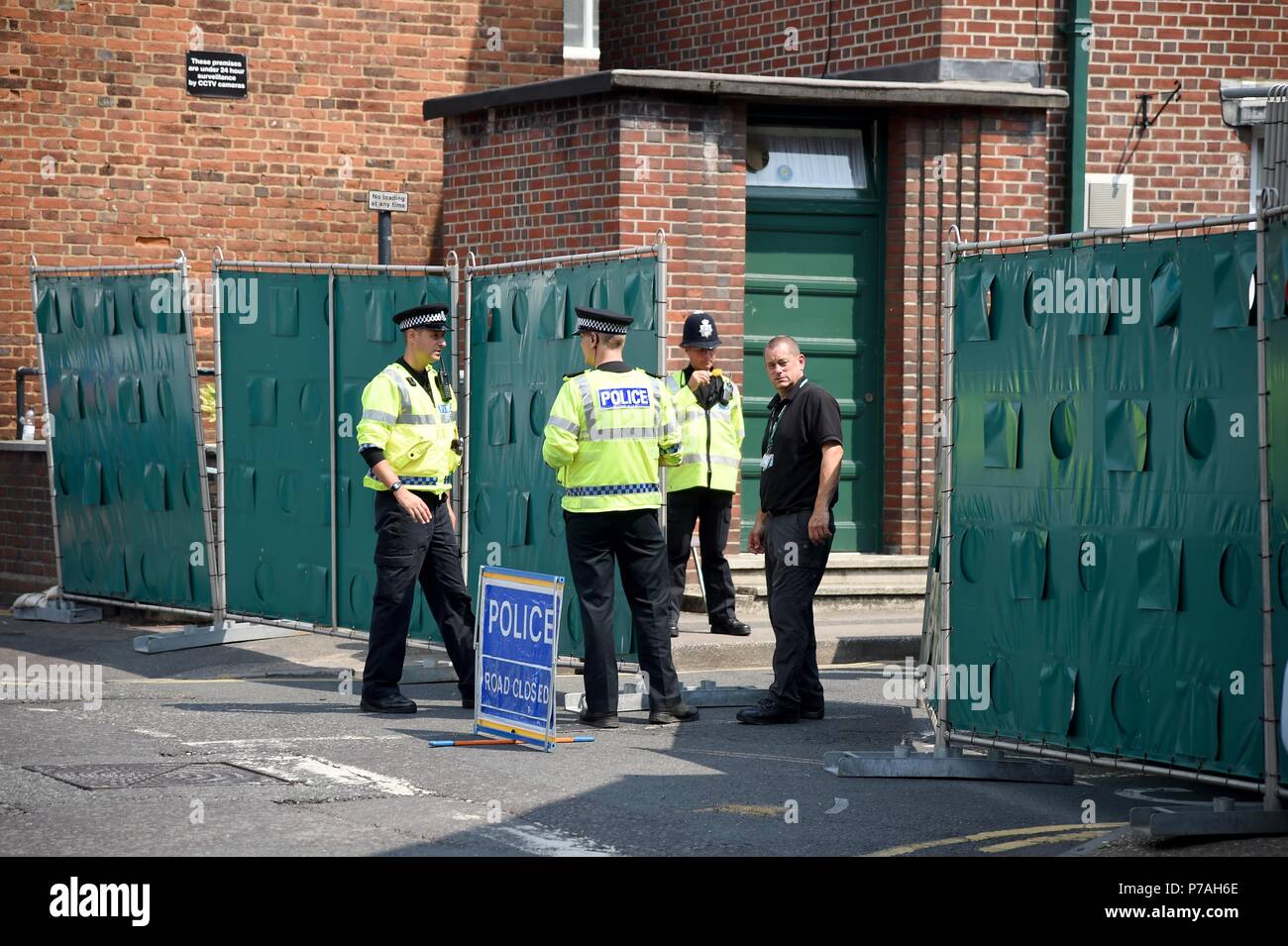 Salisbury, UK. 5th July 2018. Rollestone Street, screened off by police, Salisbury Credit: Finnbarr Webster/Alamy Live News Stock Photo