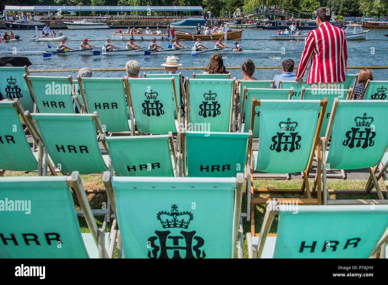 Henley on Thames, UK. 5th July, 2018. Another scorching day brings out the blazers and summer dresses in the Stewards Enclosure - Henley Royal regatta, Henley on Thames, UK 05 Jul 2018. Credit: Guy Bell/Alamy Live News Stock Photo