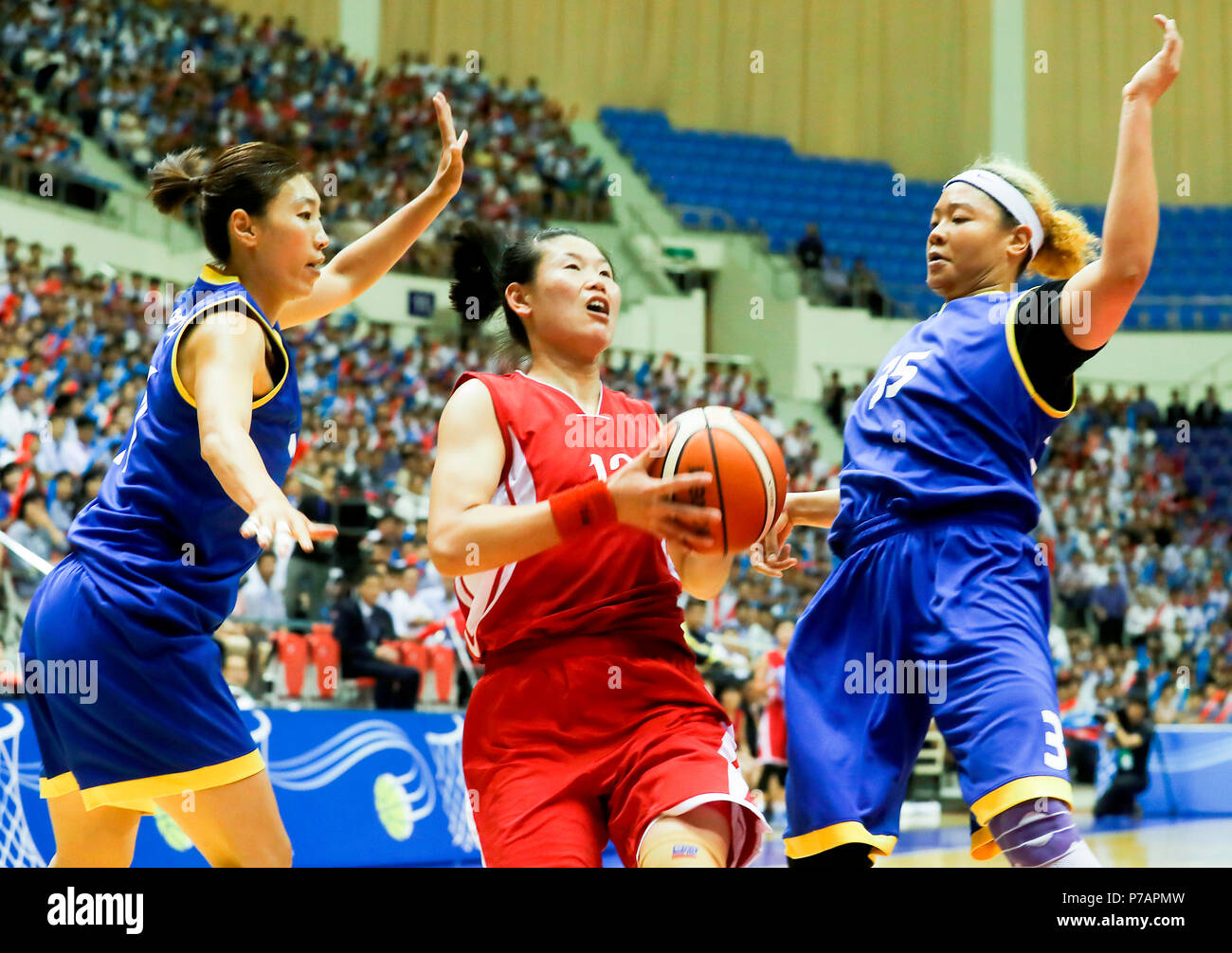 Inter-Korean friendly basketball match, July 5, 2018 : North Korea's Ro Suk-Yong (C) in action during inter-Korean women's friendly basketball match at Ryugyong Chung Ju-yung Gymnasium in Pyongyang, North Korea. The 100-strong South Korean delegation of athletes, coaches, government officials and journalists arrived in Pyongyang on July 3 for the matches which have not been held in 15 years. Credit: Press Pool in Pyeongyang/AFLO/Alamy Live News Stock Photo