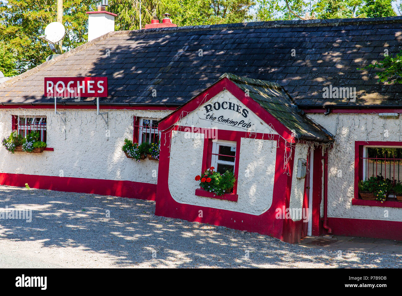 The sinking pub hires stock photography and images Alamy
