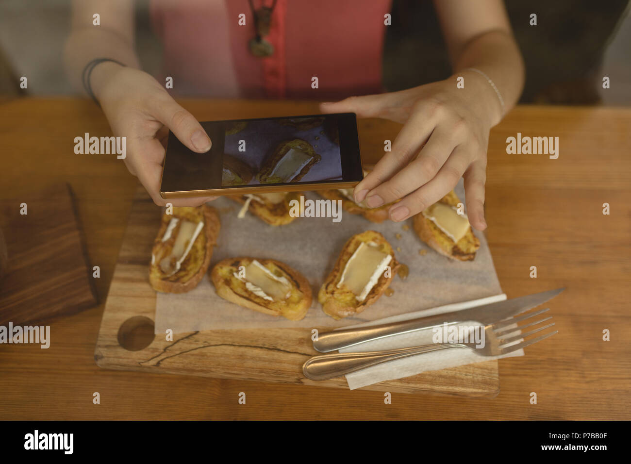 Photographing food hi-res stock photography and images - Alamy