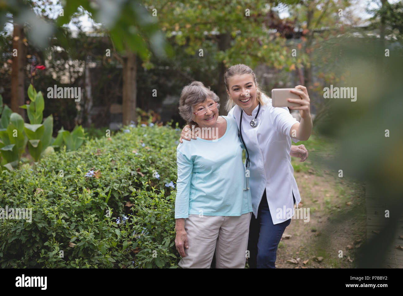 Senior woman taking selfie hi-res stock photography and images - Alamy