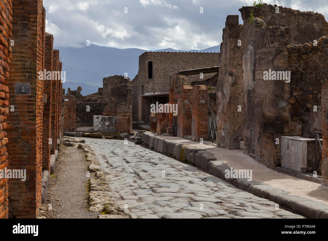 Ancient Street Excavated Pompeii Stock Photo Alamy