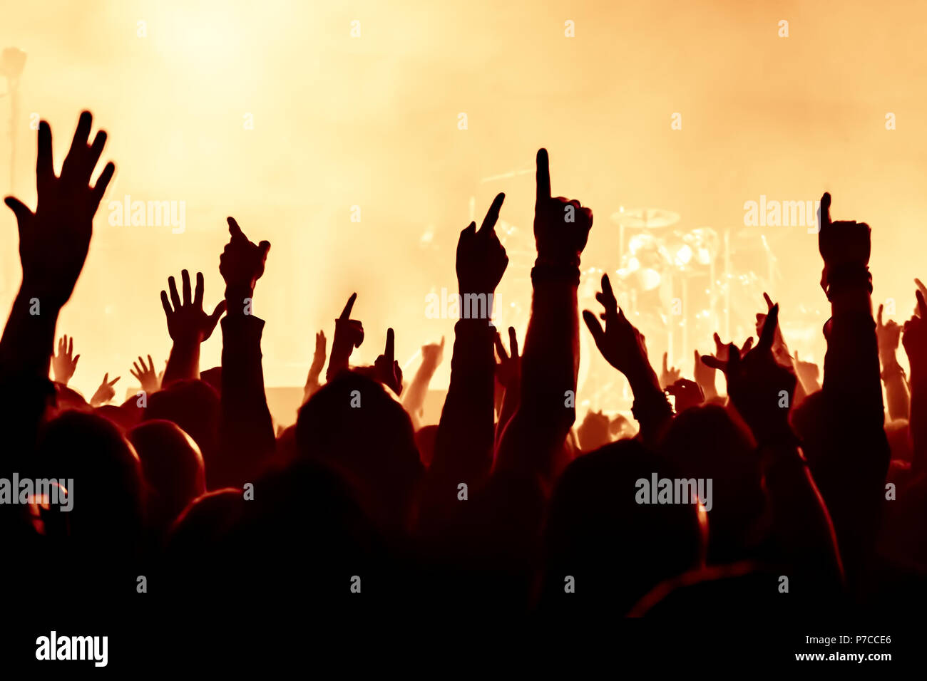 Cheering crowd concert happy hi-res stock photography and images - Alamy