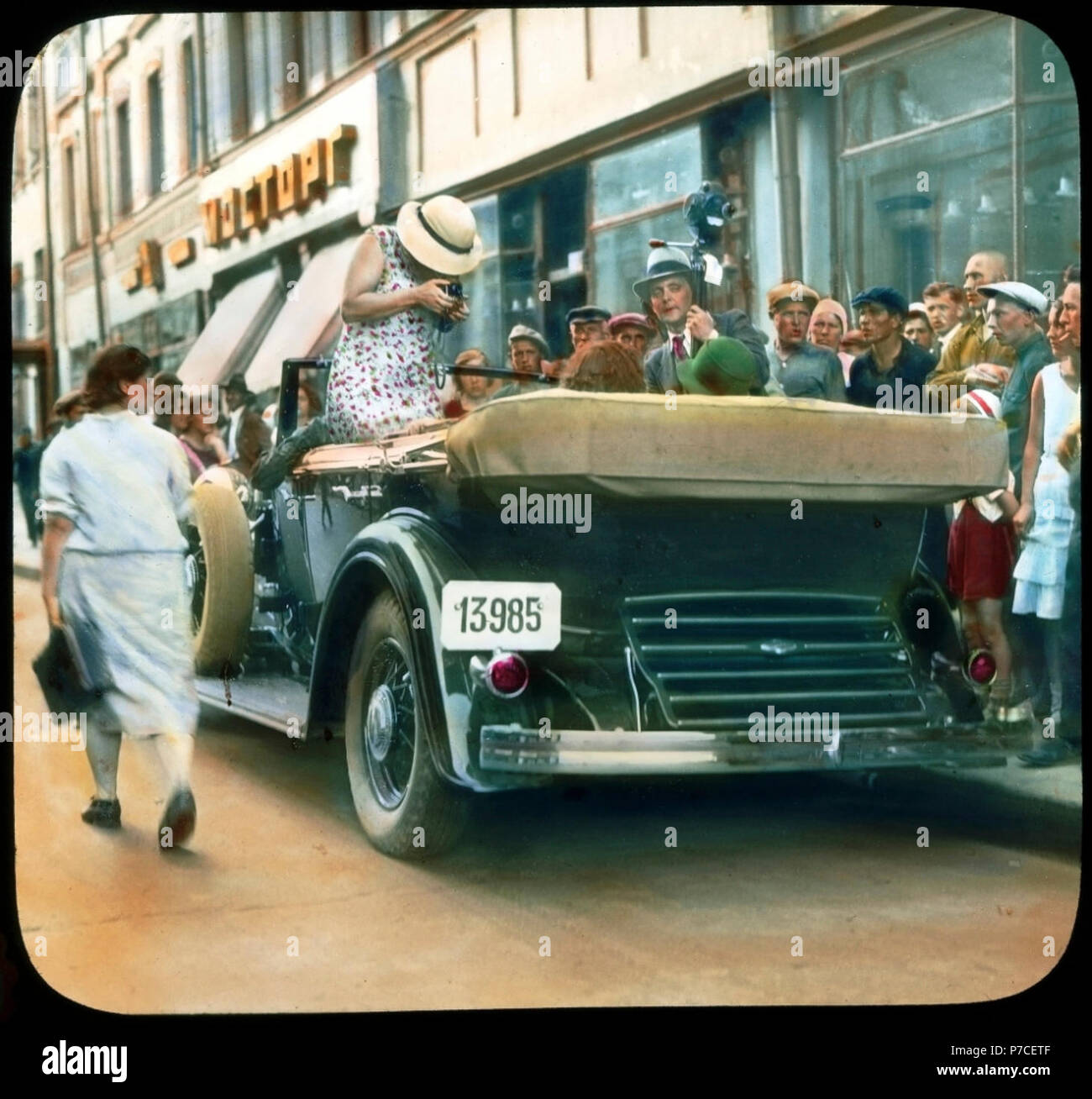 1931. Иностранные фотографы у МосТорга Stock Photo Alamy