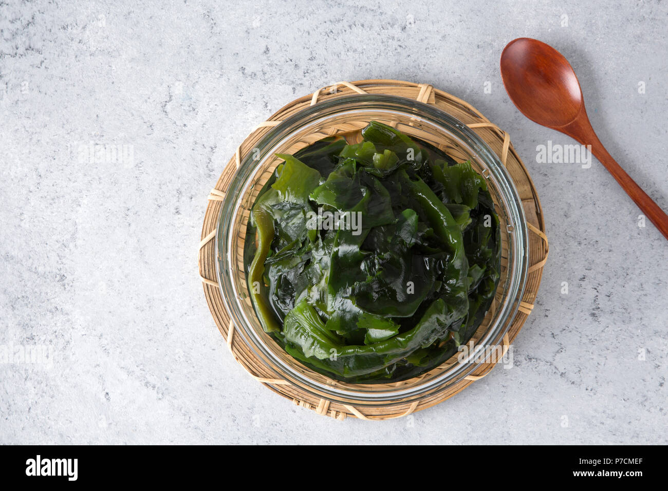 Object photos seaweed, its rich in vitamins, minerals, and fiber. 092