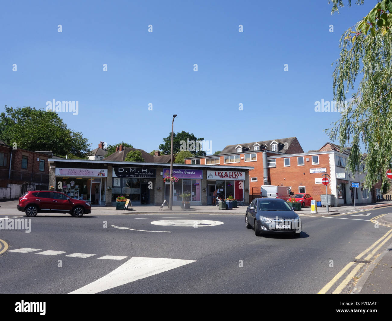 Two cars go around roundabout hires stock photography and images Alamy