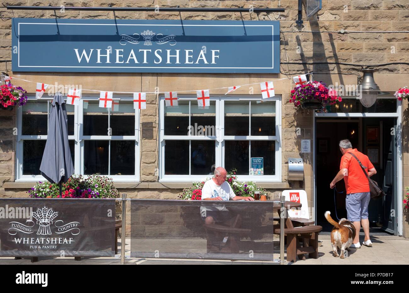 The Wheatsheaf pub in Bakewell, Derbyshire Stock Photo Alamy