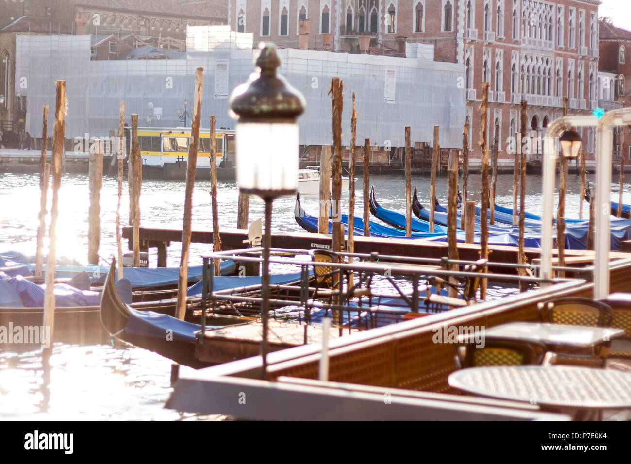 Romantic gondolas in canals hi-res stock photography and images - Alamy