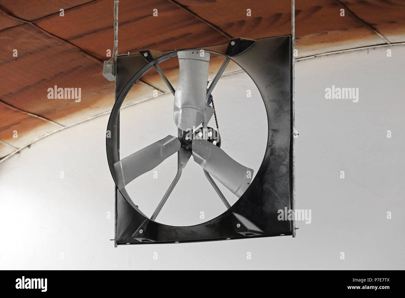 Big Ceiling Fan Stock Photos Big Ceiling Fan Stock Images Alamy