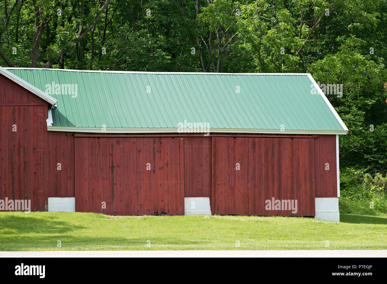 Old red wooden farm barn building for life stock Stock Photo - Alamy