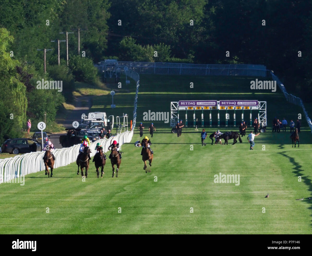 Horse racing lingfield races hires stock photography and images Alamy