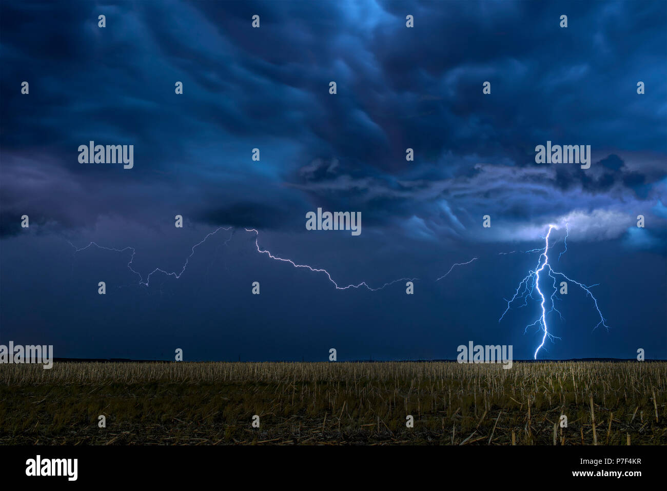 A Mezocyclone Lightning Storm With Dark Clouds Forming Over The Plains In Tornado Alley Oklahoma At Night Stock Photo Alamy