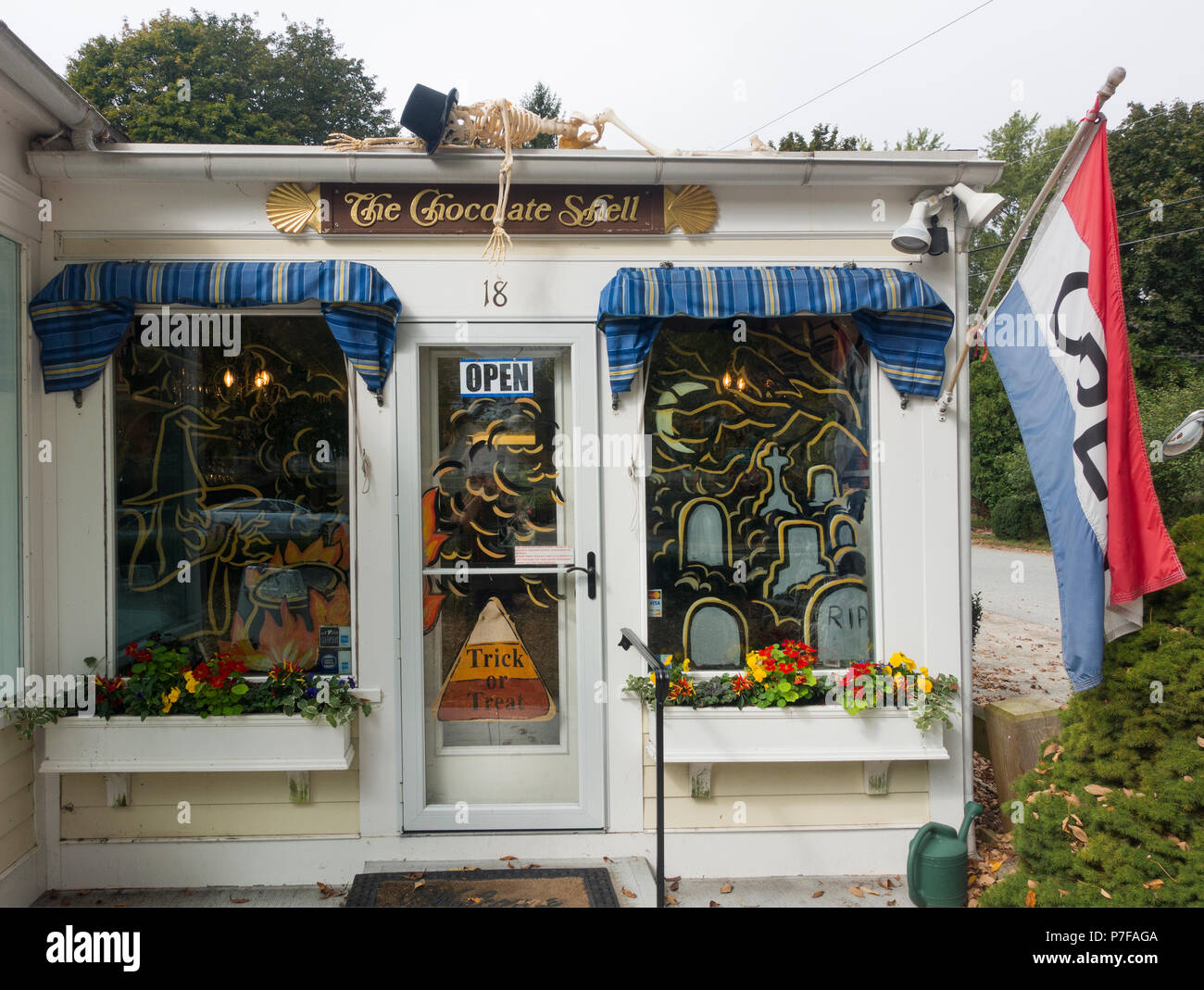 The Chocolate Shell Old Lyme CT Stock Photo Alamy
