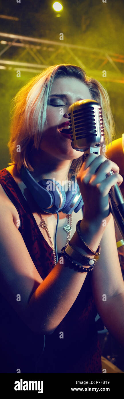 Male rock singer stage hi-res stock photography and images - Alamy