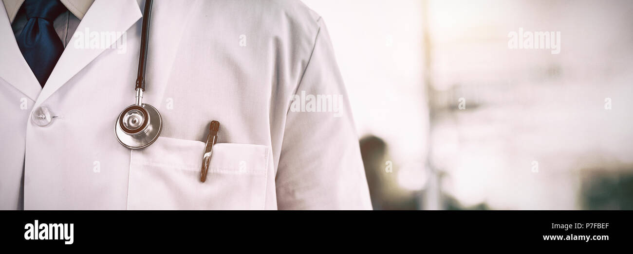 Doctor wearing lab coat Stock Photo Alamy