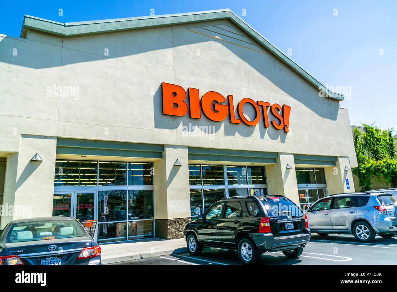 Big lots hires stock photography and images Alamy
