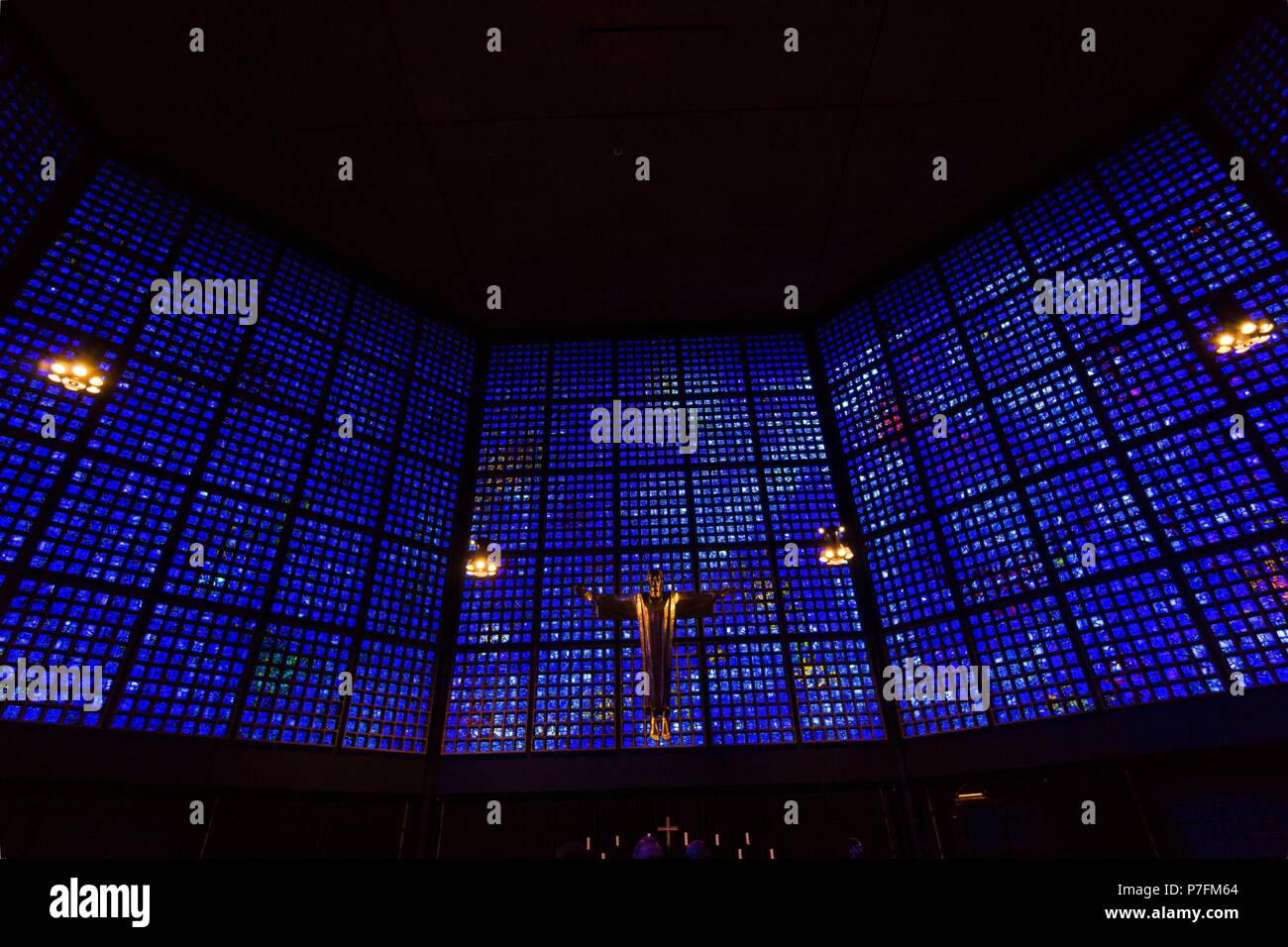 iglesia evangélica luterana Kaiser-Wilhelm-Gedächtniskirche, Kurfürstendamm ,Charlottenburgo, Berlin, Alemania, europe. Stock Photo