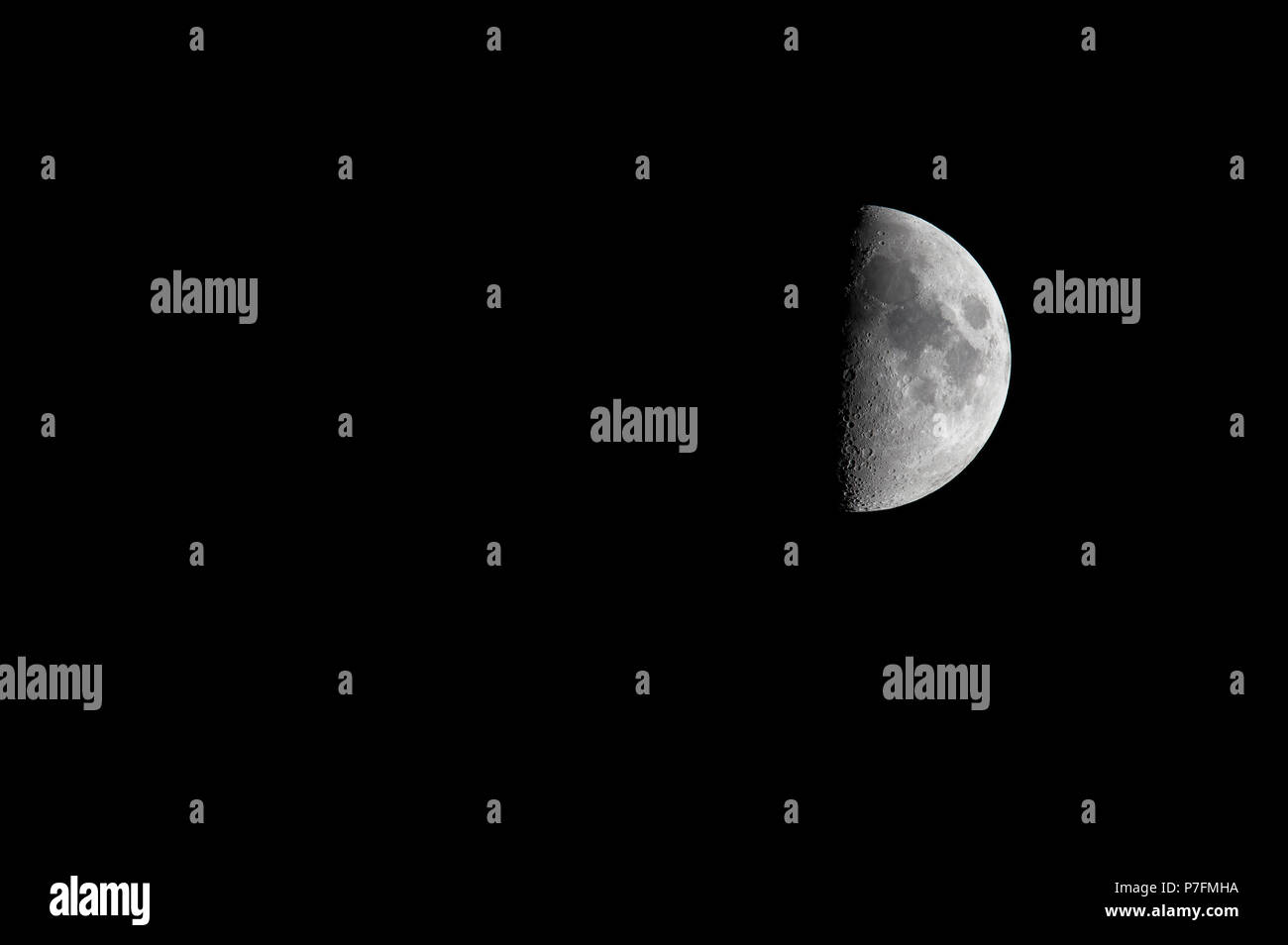 Waxing moon, crescent, seen from the European hemisphere, Stuttgart ...