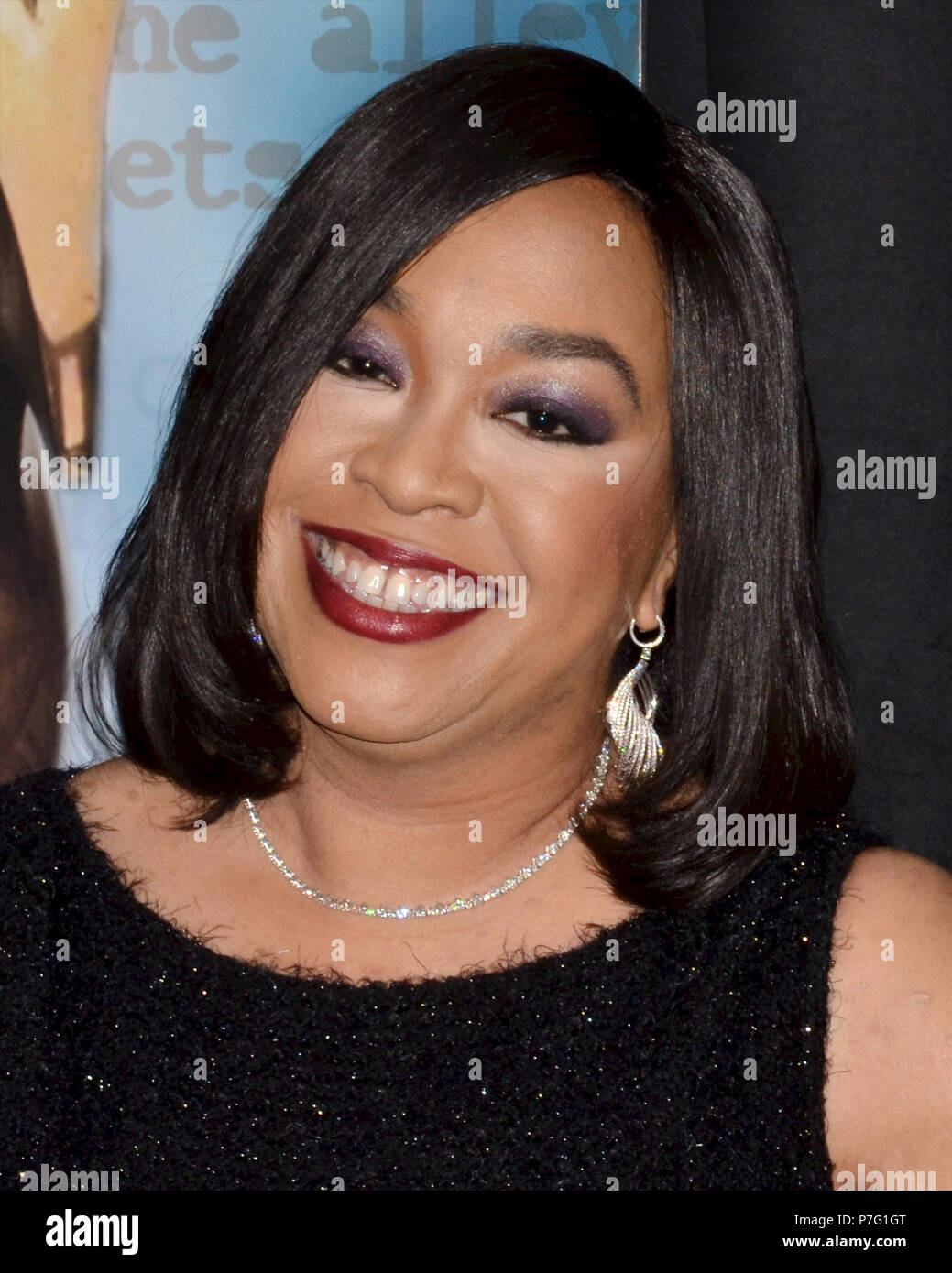 May 11, 2015 - Beverly Hills, California, USA - SHONDA RHIMES attends at the 2015 Writers Guild Awards L.A. Ceremony at the Hyatt Regency Century Plaza. (Credit Image: © Billy Bennight via ZUMA Wire) Stock Photo