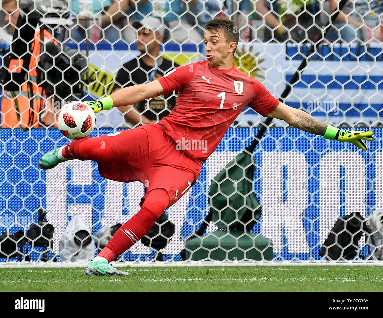 Uruguay goalkeeper hires stock photography and images Alamy