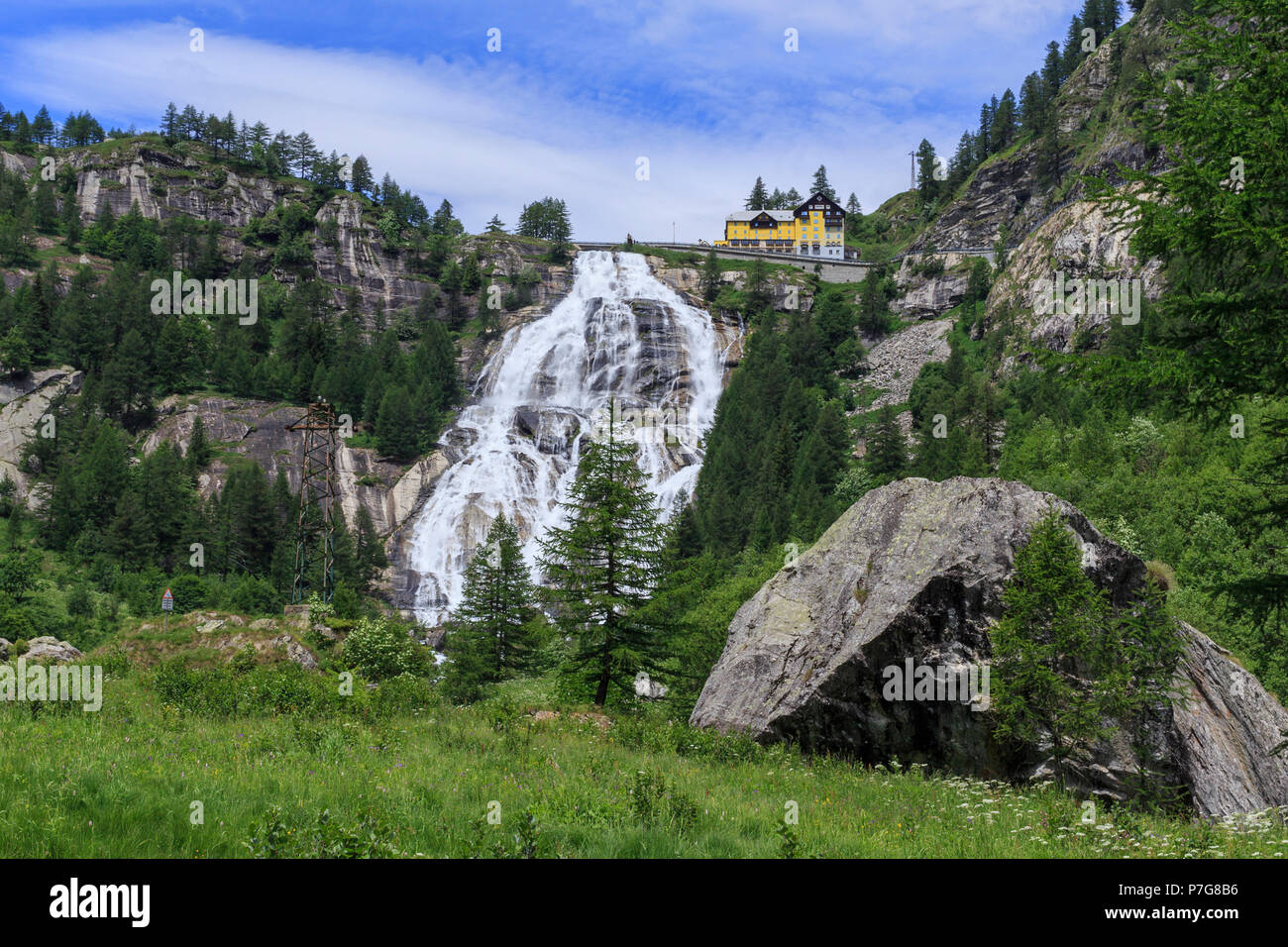 Cascata hi-res stock photography and images - Page 3 - Alamy