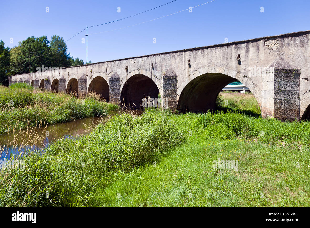 Kamenný zděný most z roku 1781, řeka Lužnice, Stará Hlína, Jižní Čechy ...