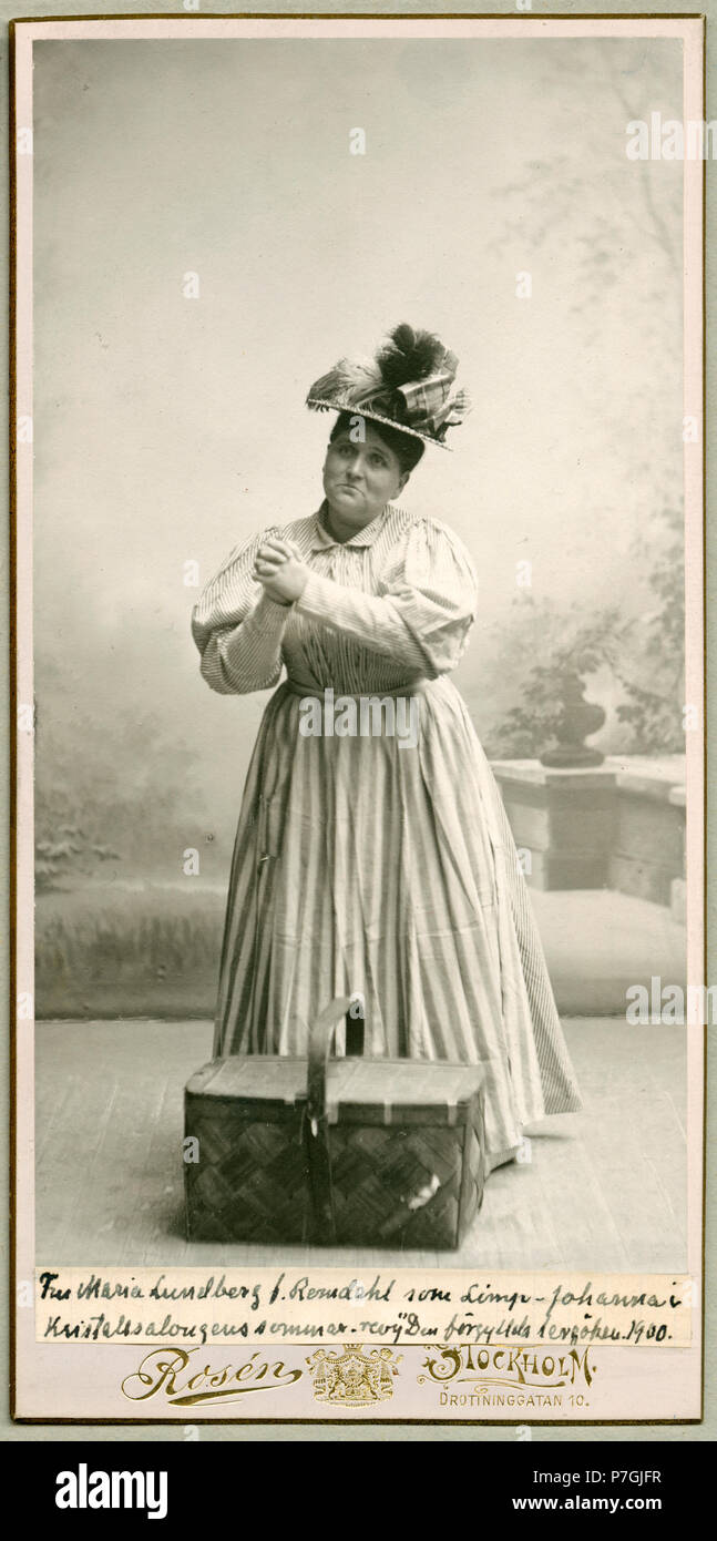 Maria Lundberg (f. Romdahl) som Limp-Johanna i Den förgyllda lergöken,  Kristallsalongen 1900 259 Maria Lundberg, rollporträtt - SMV - H11 026  Stock Photo - Alamy