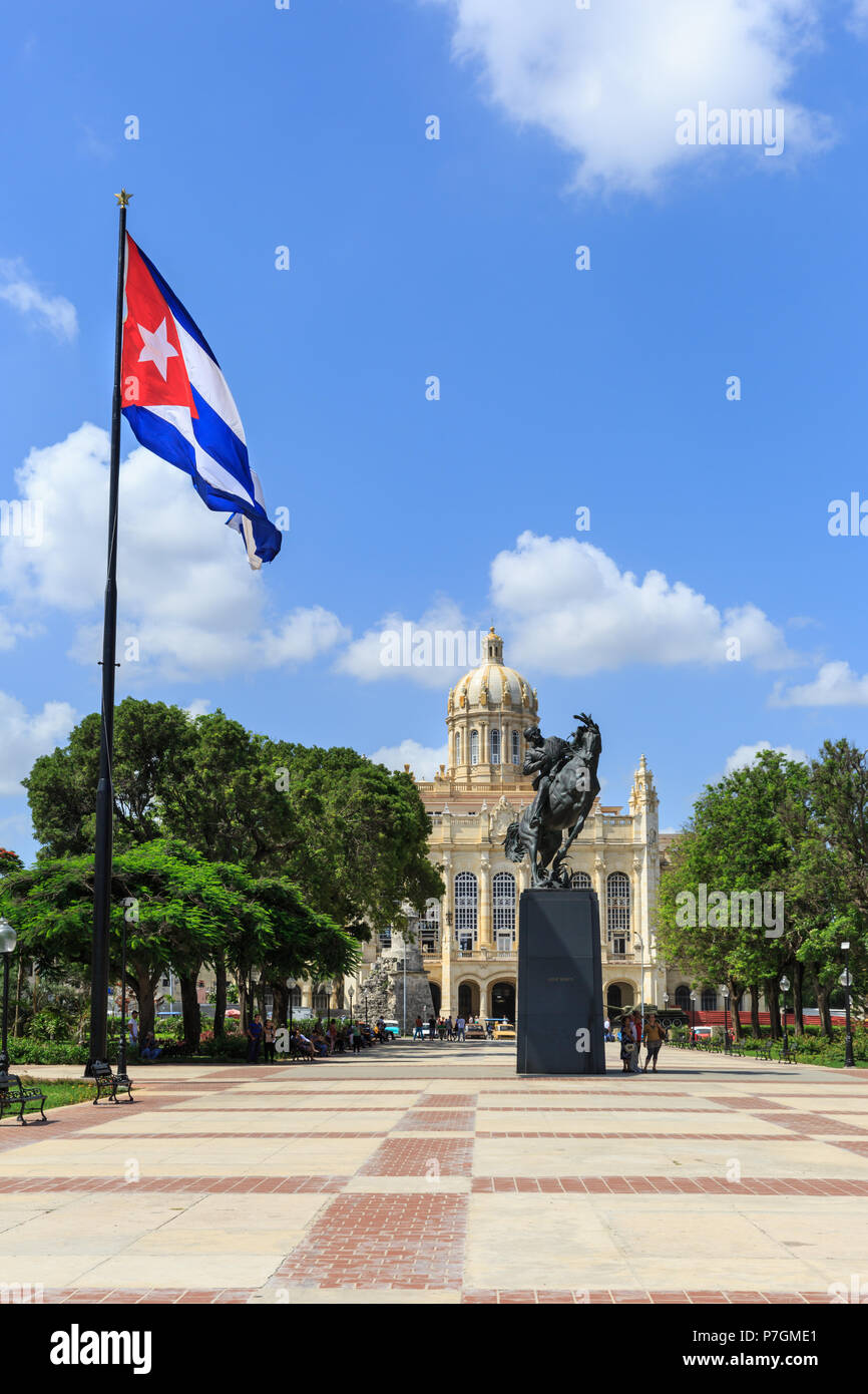 Statue and memorial of Jose Marti with Museum of the Revolution in the background,Plaza 13 de Marzo, Havana, Cuba Stock Photo